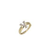 A gold ring with a cuban link chain design and a zirconia stone with the letter Y Initial