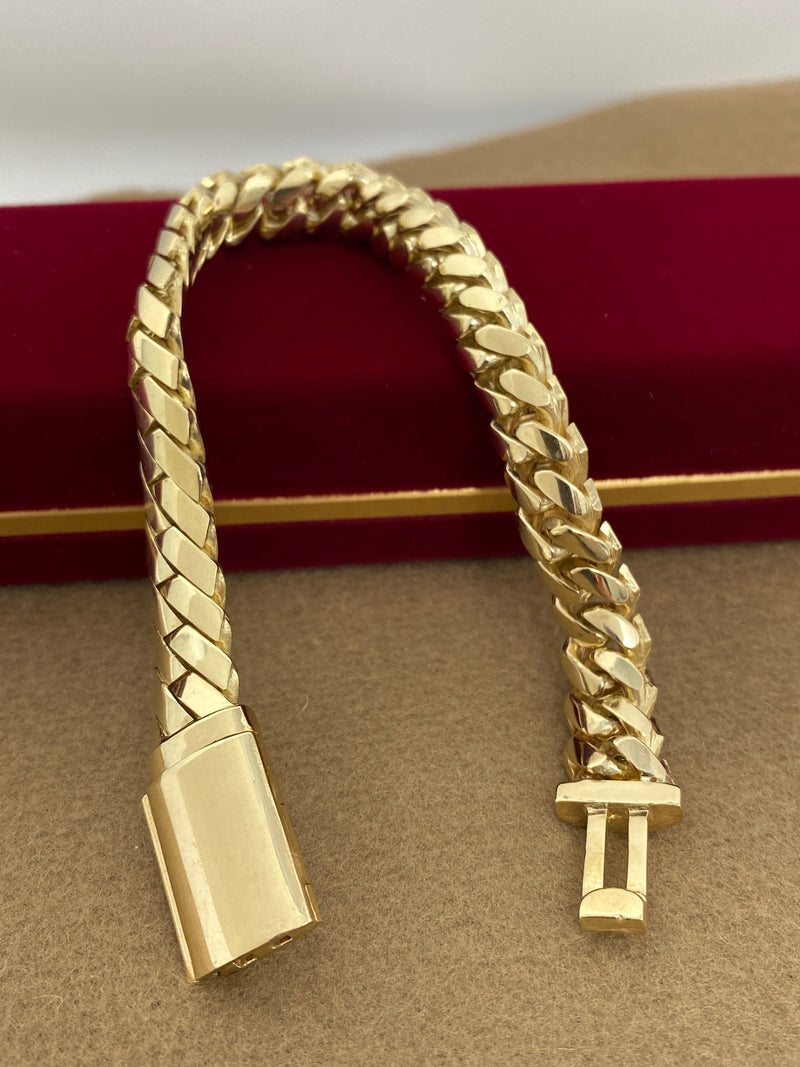10K Yellow Gold Solid Cuban Link Bracelet 66g on jewelry display box