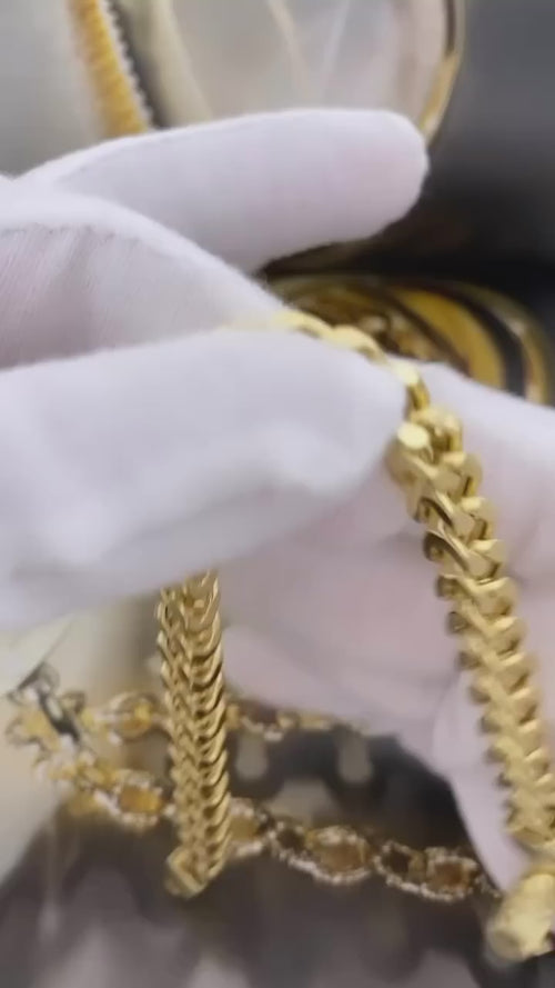 Detailed video inspection showing the link construction and clasp of a 10K gold 6mm Franco bracelet from Veka Jewelry