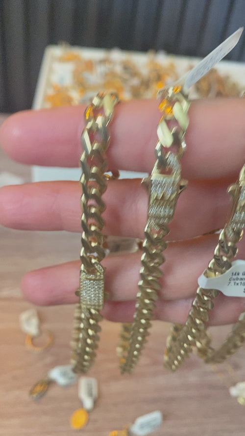 14k Gold Ankle Bracelet Different sizes Display