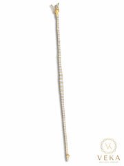 Full length 7.5 inch 14K yellow gold graduated tennis bracelet showing 10.4g prong link setting and single box lock closure - Veka Jewelry