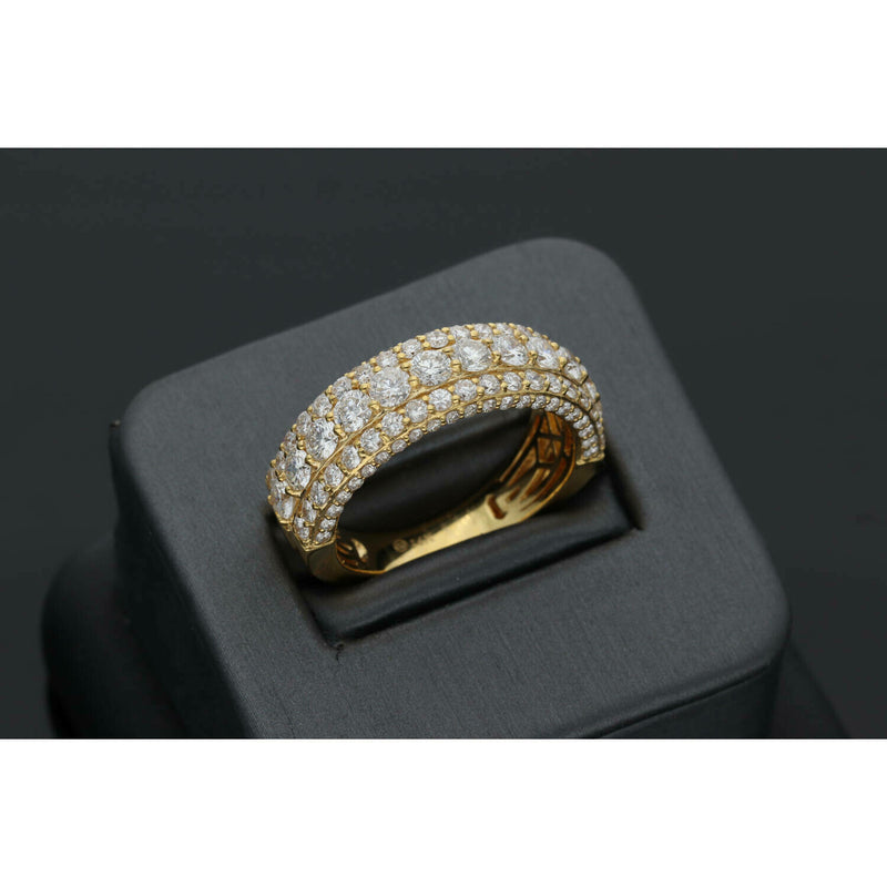 Dazzle in Luxury 14Karat Gold 3.25 Ctw Diamond Men's Band Gold Ring