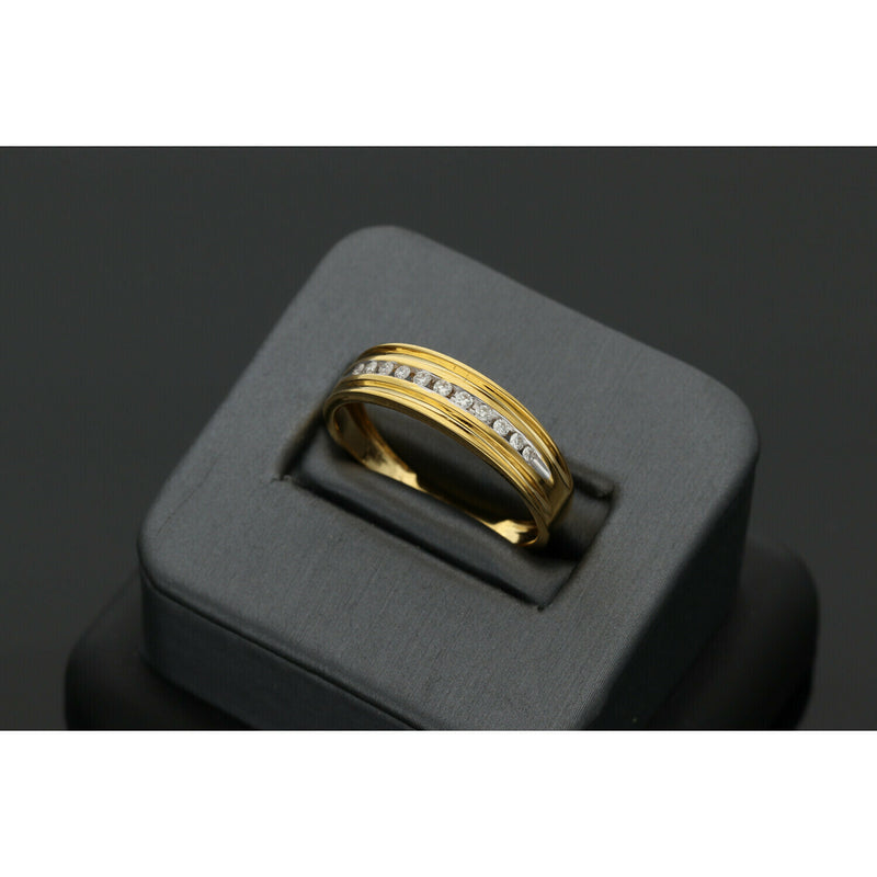  Diamond  Band Ring