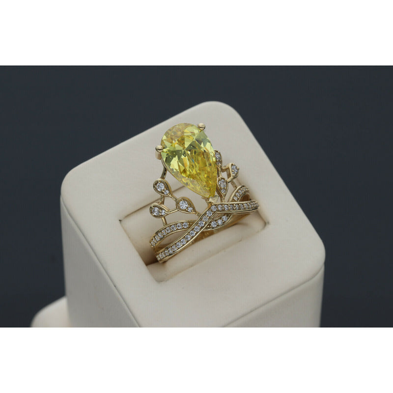 Gold and Zirc Crown Ring 10 Karat 